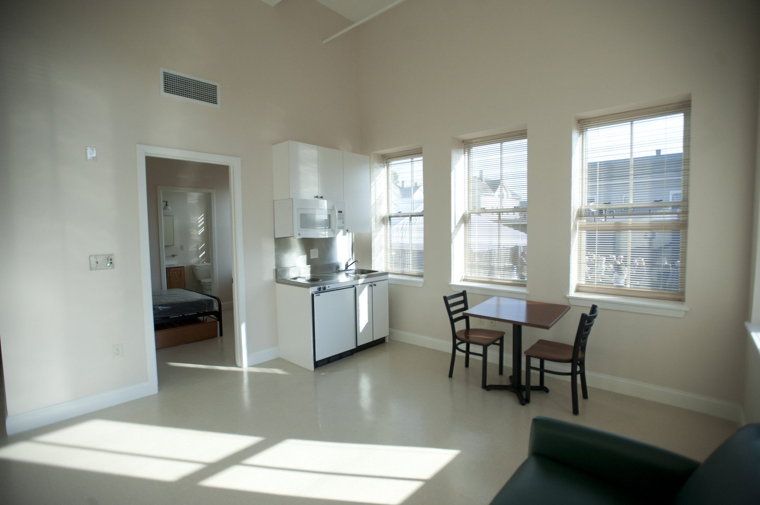 Sunny studio apartment with kitchenette in the OpenDoors supportive housing building